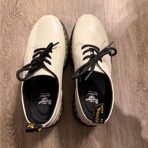 Dr. Martens Platform Oxford Women’s 8